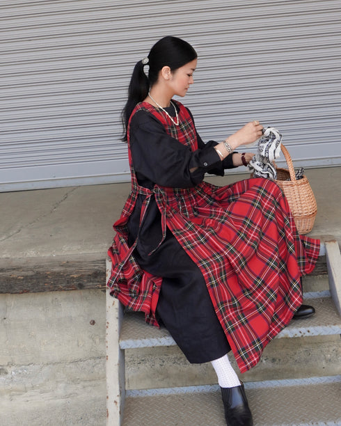 <販売開始 9月19日 金曜日 21:00 〜> INDIGO Tartan Apron Dress / Red・Blue
